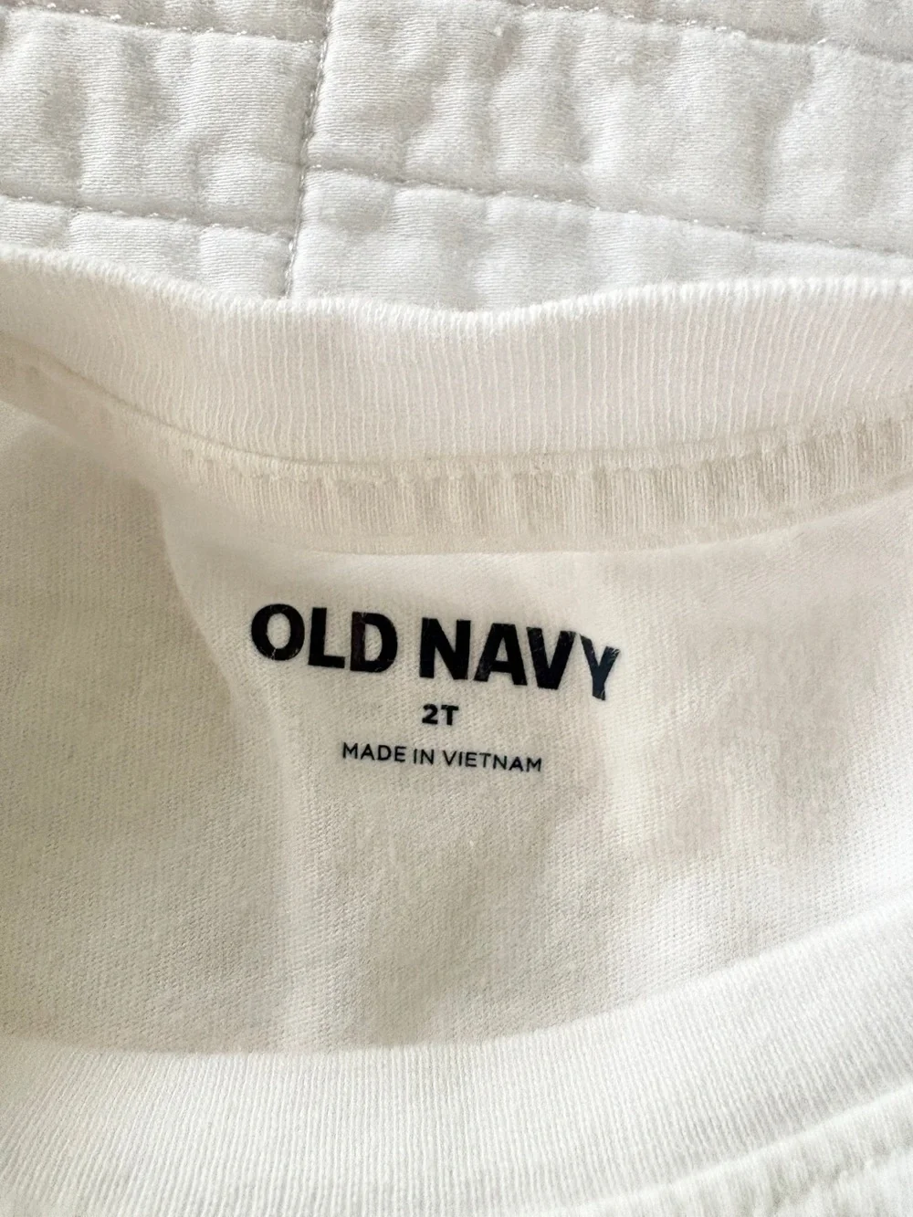 Old Navy White Short-Sleeve Tee with Leopard Heart Pocket Toddler Girls Size 2T